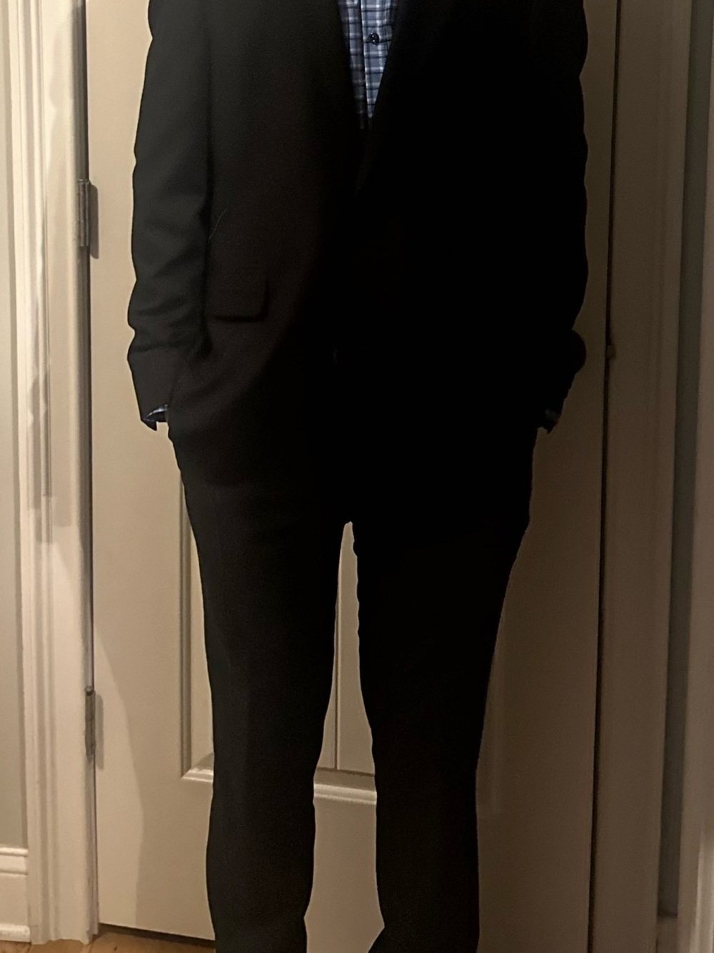 Like New Kenneth Cole Reaction Black Two-Piece Suit. 40R jacket pants 32x32